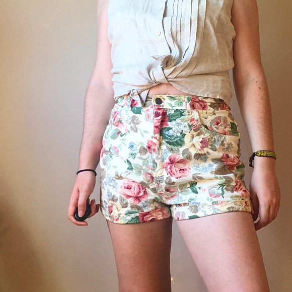 🌹 Vtg Rose Shorts 🌹 - Picture 6 of 6